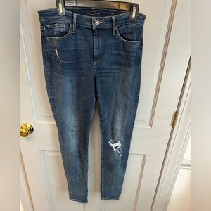 Lucky Brand 🍀women’s Ava Skinny jeans distressed, medium wash, ankle size 10/30